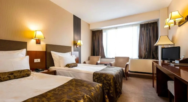 Grand Hotel Napoca, Забронировать Отель Отели Клуж-Напока 4 звезды, рядом с Спортивный комплекс «Хория Демьян», 4*