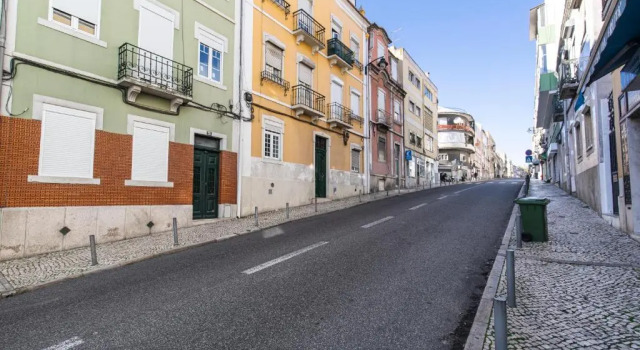 Renovated 3BR Apartment by Lisbon Heart