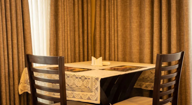 Люкс с балконом Classic Serviced Apartments