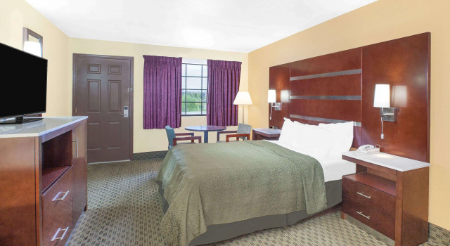 Travelodge Inn and Suites Fayetteville, Varaa Hotelli Hotellit Ozark pysäköinnillä, Pysäköinti