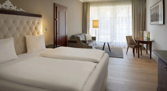 Sheraton Fuschlsee-Salzburg Hotel Jagdhof, Rezerwuj Ośrodek wypoczynkowy Hotele w Fuschlsee z basenem, Basen