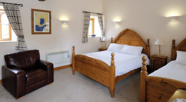 Трёхместный семейный номер Standard Church Farm Lodge