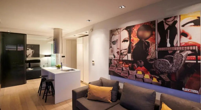 Ma Maison Nο 4, Downtown Loft , Short Walk to Acropolis, Ultra high speed Internet 500 Mbps, Parking upon request, 1' from metro station, Забронировать Отель Афины Острова Саронического залива - Аттика, рядом с Холм Филопаппос