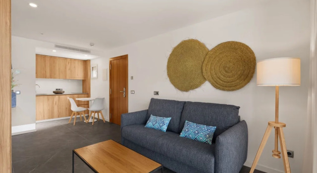 Люкс Gavina Bahia Suites Camp de Mar