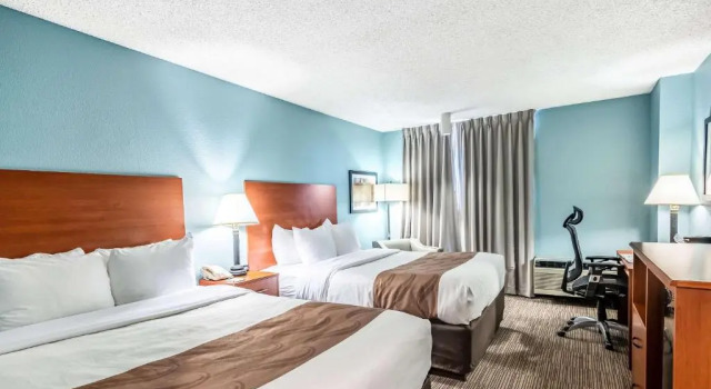 Четырёхместный номер Executive Quality Inn & Suites Garden Of The Gods