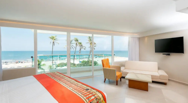 Номер Superior с балконом и с видом на океан Hotel Dann Cartagena