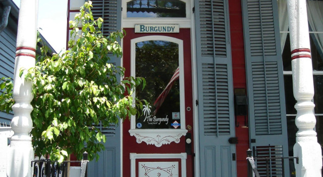The Burgundy Bed and Breakfast, Забронировать Отель «постель и завтрак» Новый Орлеан Луизиана, рядом с New Orleans Center for Creative Arts
