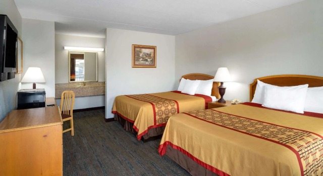 Четырёхместный номер Standard Pigeon Forge Parkway Inn