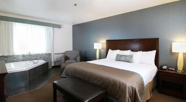 Люкс с балконом Best Western Plus City Center