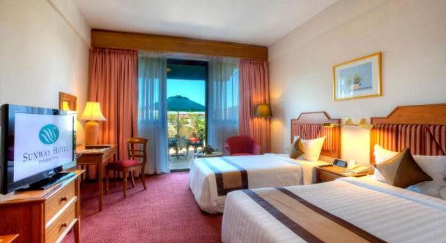 Двухместный номер Deluxe с балконом Sunway Hotel Phnom Penh
