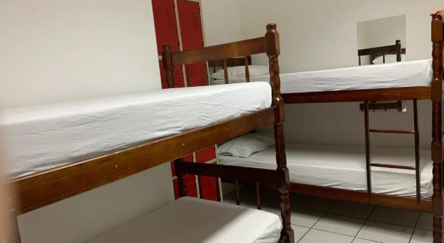 Кровать в общем номере Positive Hostel