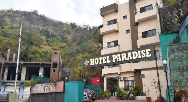 Oyo 28322 Hotel Paradise, Varaa Hotelli Parwanoo Haryana