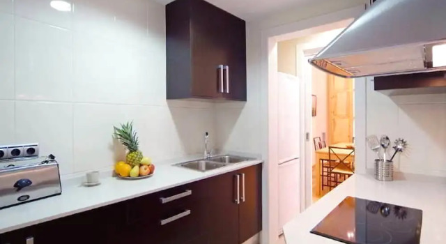 La Muralla Apartamentos, Забронировать Апартаменты/квартира Барселона провинция Барселона, рядом с Приход Св. Августина