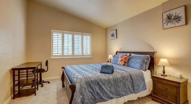 Sutter Trail Sparkles - Air Conditioned Large Family Home!, Забронировать Дом для отпуска Отели South Lake Tahoe Area с парковкой, Парковка