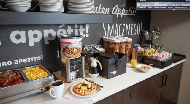 Четырёхместный номер Business Stay Inn Hotel Toronto
