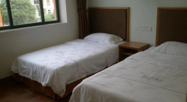 Haishangju Holiday Hotel, Book Hotel Yinhai Beihai