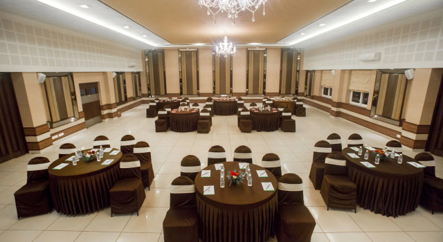 Grand Palace Hotel & Spa, Забронировать Курортный отель Отели Йеркод 3 звезды, 3*