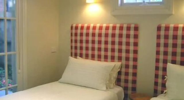 Коттедж Camellia Cottage Bed & Breakfast