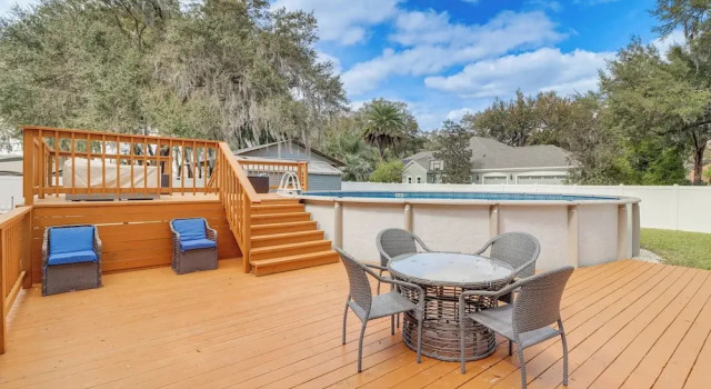 Коттедж с 3 комнатами Private Pool & Lake Views: Family Home in Oxford