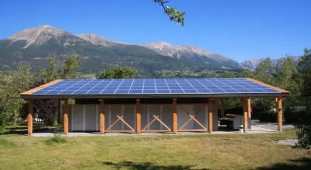 Camping Le Petit Liou, Rezervasyon Kamp Alanı Baratier Lac de Serre-Ponçon