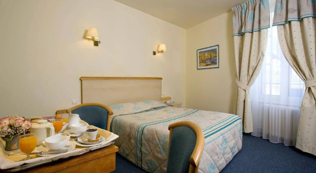 Logis Hotel Le Parc, Забронировать Отель Мулен Allier, рядом с Парк г. Мулен