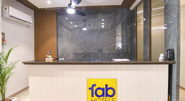 Fabhotel Prime Royal Court