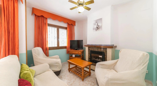 Veni in L'Escala with 3 bedrooms and 1 bathrooms