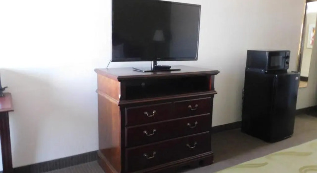 Номер Standard Quality Inn & Suites Thomasville-High Point