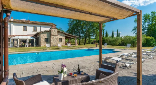 Вилла CASALE LA SPLENDIDA 10, Emma Villas