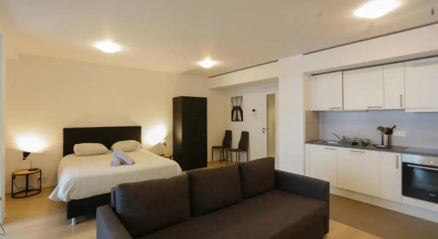 Апартаменты с балконом European institutions apartments