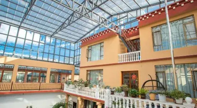 Chunhe Courtyard Homestay (Dukezong Ancient City)