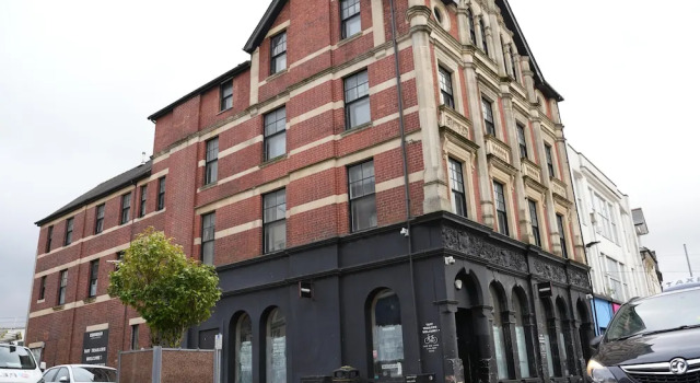 Charming 1-bed & Balcony Flat in Merthyr Tydfil