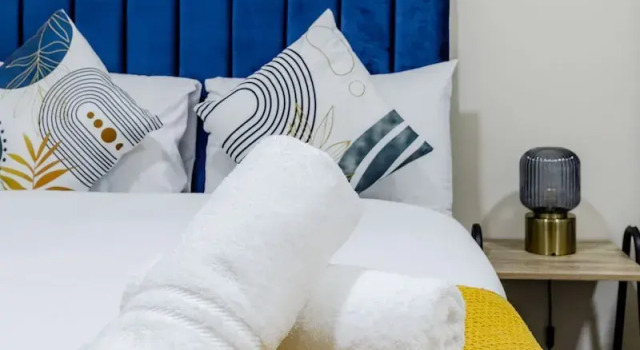 Апартаменты Superior Comfy Apartments in Queensway