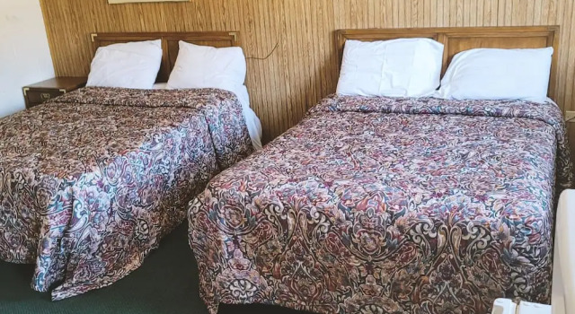 Четырёхместный люкс Standard Blue Way Inn And Suites Winfield