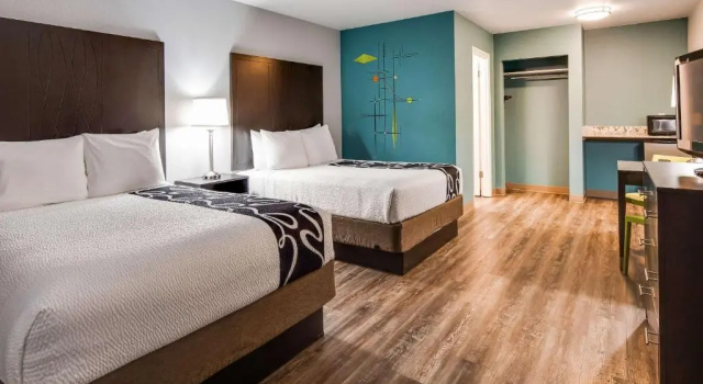Четырёхместный номер Standard с видом на внутренний двор Richland Riverfront Hotel, an Ascend Collection Hotel