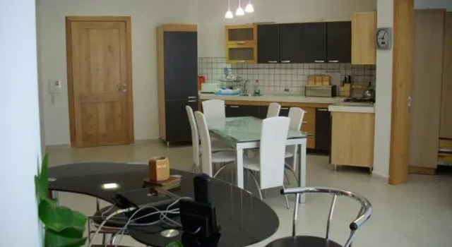 Apartment With Shared Pool, Забронировать Апартаменты/квартира Отели Меллиха с бассейном, Бассейн