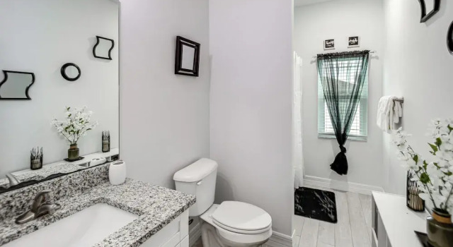 Коттедж с 3 комнатами Lanai, Private Pool: Lehigh Acres Home