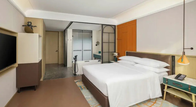 Номер Executive Renaissance Qingdao Hotel