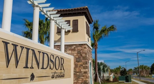 Luxury Resort Living Minutes Fom Disney 5 Bedroom Home