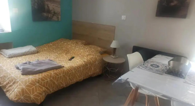 Studio Chaleureux Vue Sur Le Massif du Vercors ., Prenota Appartamento Hotel a Alvernia con parcheggio, Parcheggio