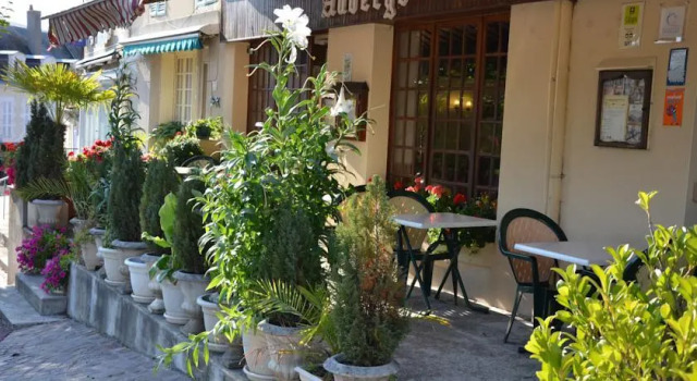Auberge Bourbonnaise, Prenota Ostello Hotel a Lurcy-Levis con parcheggio, Parcheggio