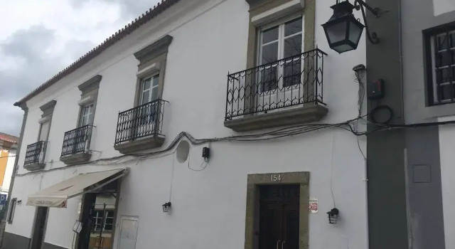 Avis Guesthouse, Забронировать Гостевой дом Отели Эвора-Монте с парковкой, рядом с Church of Nossa Senhora da Graca, Парковка