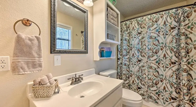 Коттедж с 3 комнатами Pet-friendly 'shady Oaks' Broken Bow Gem w/ Patio!