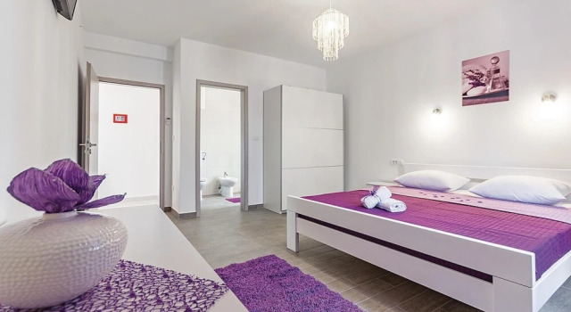 Awesome Home in Skatari With Wifi and 2 Bedrooms, Rezerwuj Hotel Valbonasa Istria