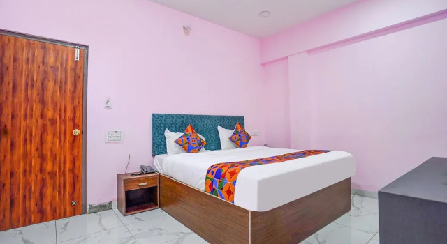 Номер Deluxe FabHotel Aishwarya Inn