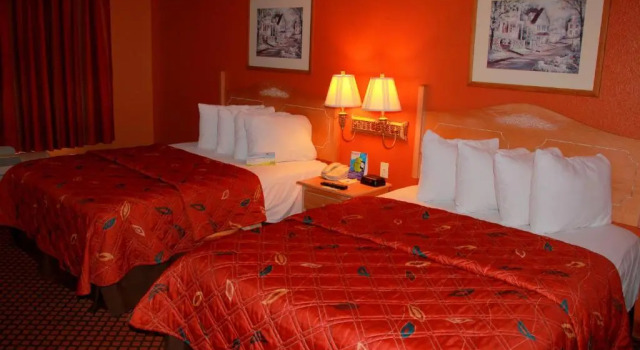 Четырёхместный номер Standard Garner Hotel Phoenix Northwest - Surprise by IHG