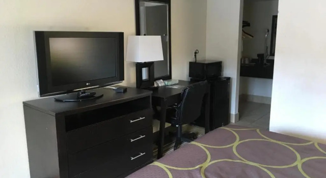 Номер Standard Super 8 by Wyndham Augusta