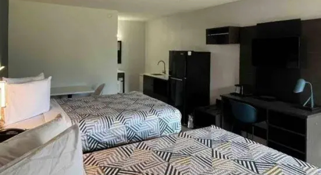 Четырёхместный номер Standard Motel 6 Peoria, IL