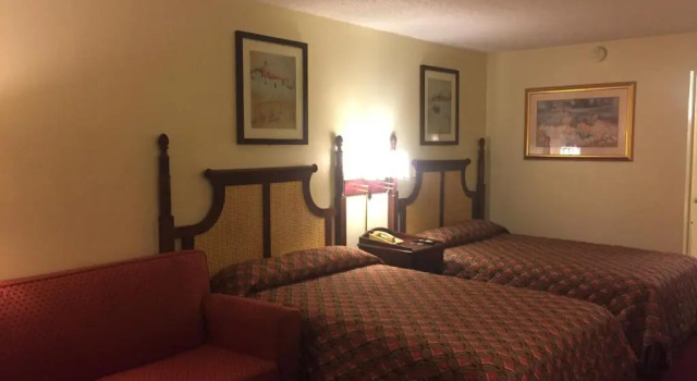 Номер Standard Maple Leaf Inn & Suites