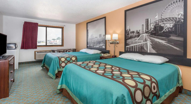 Четырёхместный номер Standard Super 8 by Wyndham Bourbonnais/Kankakee Area